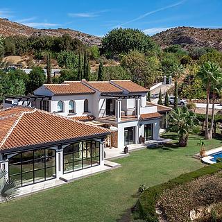 Prodej rodinného domu, 360m²