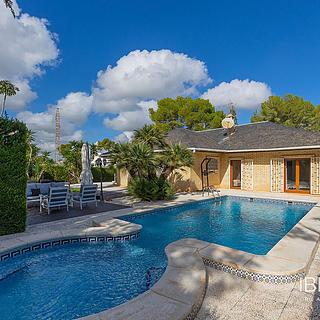 Prodej rodinného domu, 366m&sup2;