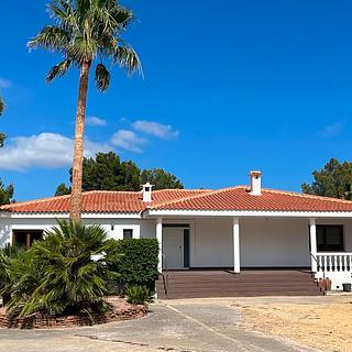 Prodej rodinného domu, 450m²