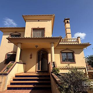 Prodej rodinného domu, 319m&sup2;