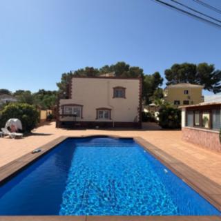 Prodej rodinného domu, 311m²