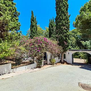 Prodej rodinného domu, 227m²