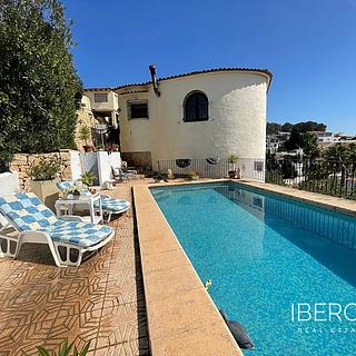 Prodej rodinného domu, 309m²