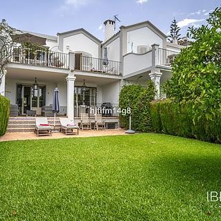 Prodej rodinného domu, 385m&sup2;