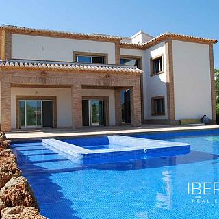 Prodej rodinného domu, 266m&sup2;