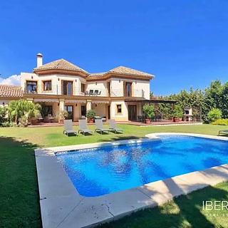 Prodej rodinného domu, 720m&sup2;