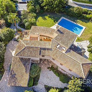 Prodej rodinného domu, 382m&sup2;