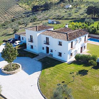 Prodej rodinného domu 413 m² ve Španělsku