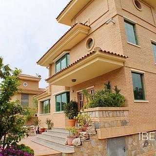 Prodej rodinného domu, 600m&sup2;