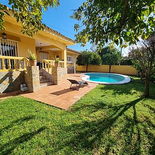 Prodej rodinného domu, 301m²