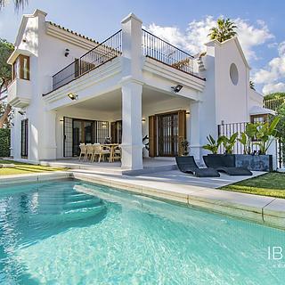 Prodej rodinného domu, 400m&sup2;