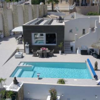 Prodej rodinného domu, 215m²