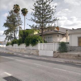 Prodej rodinného domu, 266m²