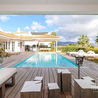 Prodej rodinného domu, 218m&sup2;