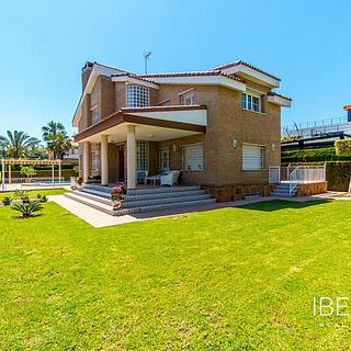 Prodej rodinného domu, 462m&sup2;