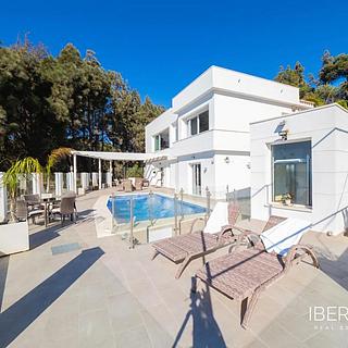 Prodej rodinného domu, 414m²