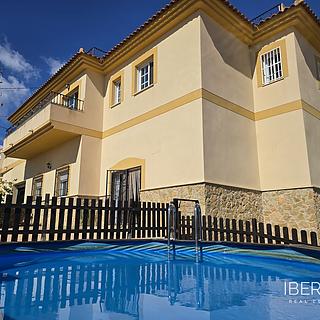 Prodej rodinného domu, 298m&sup2;