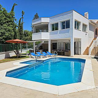 Prodej rodinného domu, 352m&sup2;