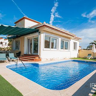 Prodej rodinného domu, 200m&sup2;