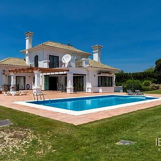 Prodej rodinného domu, 400m&sup2;