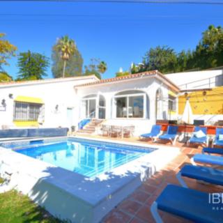 Prodej rodinného domu, 165m²