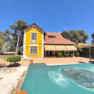 Prodej rodinného domu, 450m²