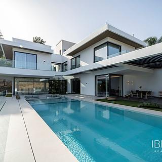 Prodej rodinného domu 1 182 m² ve Španělsku