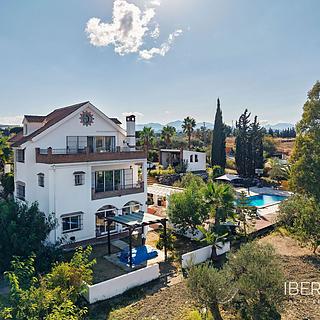 Prodej rodinného domu, 327m&sup2;