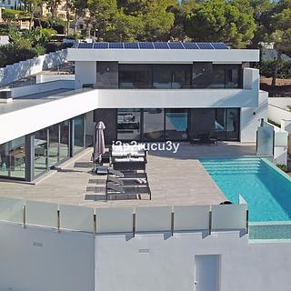 Prodej rodinného domu, 410m²