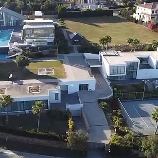 Prodej rodinného domu, 3850m²