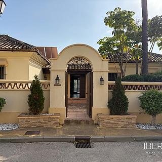 Prodej rodinného domu, 450m&sup2;