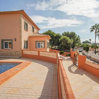 Prodej rodinného domu, 331m&sup2;