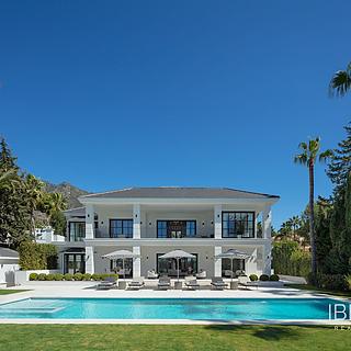 Prodej rodinného domu, 910m²