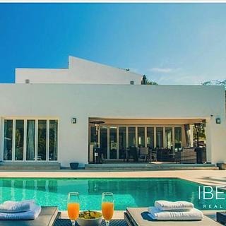 Prodej rodinného domu, 300m²