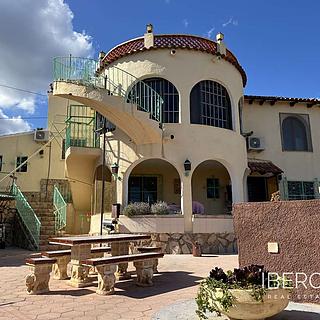 Prodej rodinného domu, 200m&sup2;