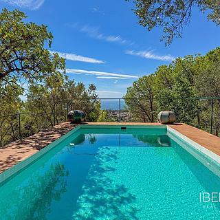 Prodej rodinného domu, 245m²