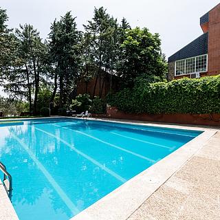 Prodej rodinného domu, 917m²