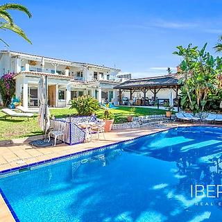 Prodej rodinného domu, 485m&sup2;