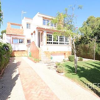 Prodej rodinného domu, 189m&sup2;