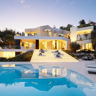 Prodej rodinného domu, 555m²