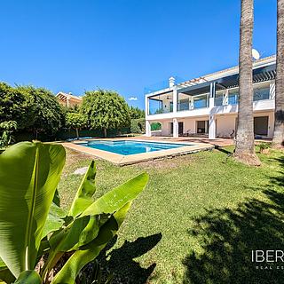 Prodej rodinného domu 583 m² ve Španělsku