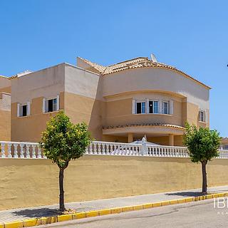 Prodej rodinného domu, 375m&sup2;