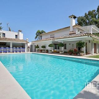 Prodej rodinného domu 698 m² ve Španělsku