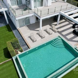 Prodej rodinného domu, 400m²