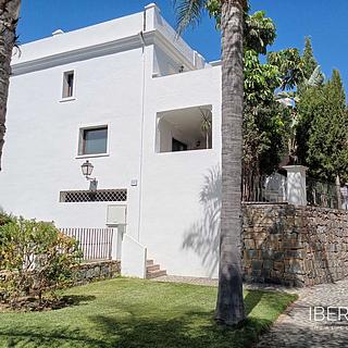 Prodej rodinného domu, 249m²