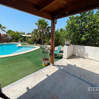 Prodej rodinného domu, 196m&sup2;