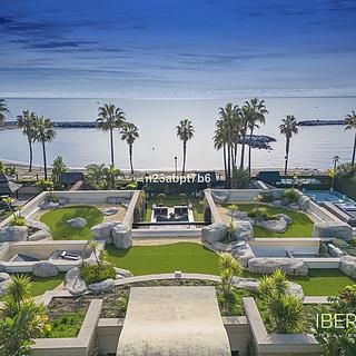 Prodej rodinného domu 338 m² ve Španělsku