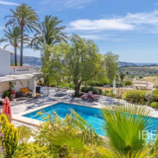 Prodej rodinného domu, 411m²