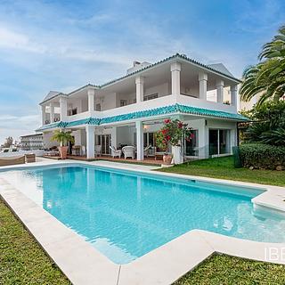 Prodej rodinného domu, 375m&sup2;