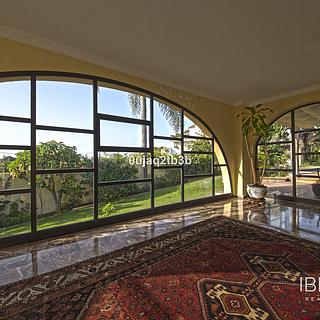 Prodej rodinného domu, 528m²